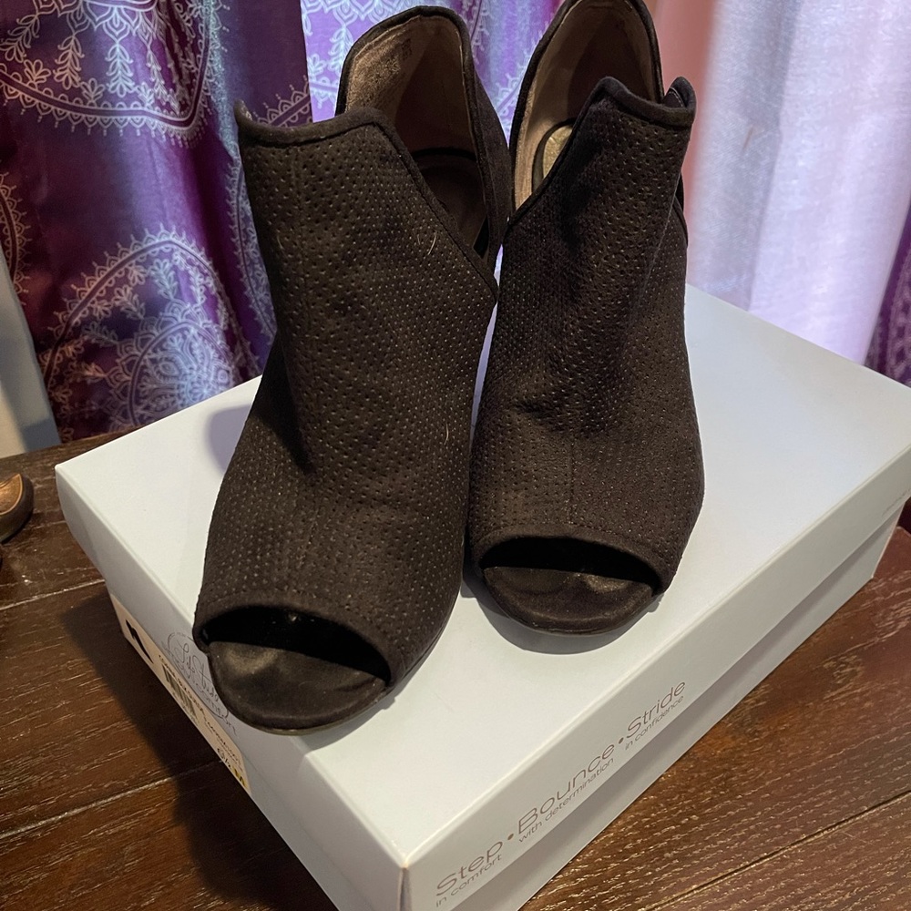 Heeled boots